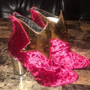 Wonder Women Chunky heel boots size 11